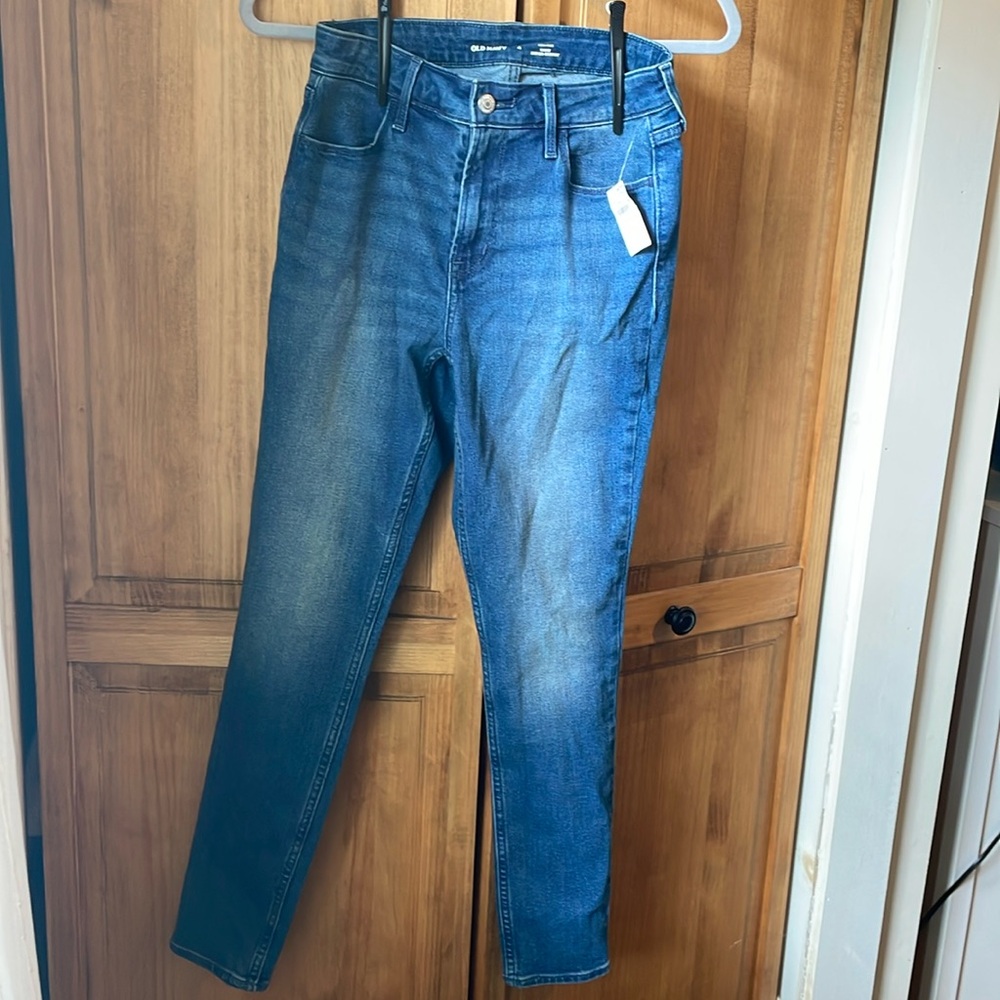 Brand new, full length, high rise, skinny jeans